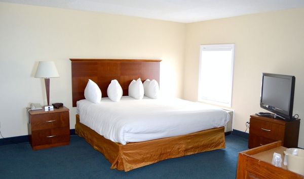 Ocean Front Suite Photo 1