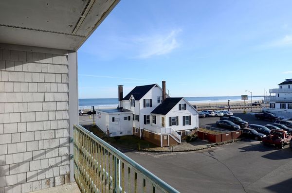 Partial Ocean View King Photo 3